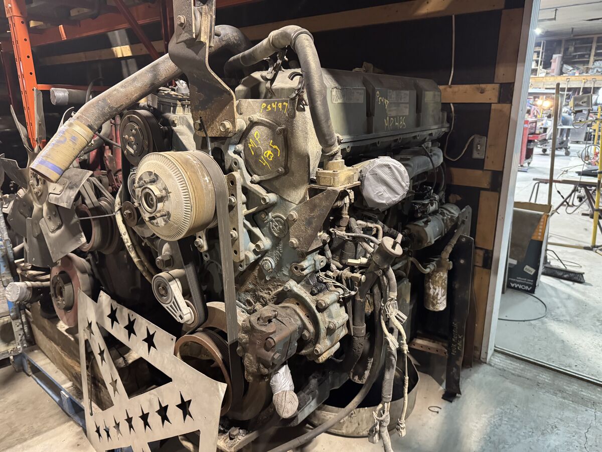 <p><span>Moteur Detroit Serie 60 DDEC4</span><br /><br /><span># stock : P5497</span><br /><span>Vient d'un 2004 Western Star CNV</span><br /><span>Kilom&eacute;trage : 981,323 km</span><br /><span>Puissance : 500 hp</span><br /><span>Couple : 1650 lb/ft</span><br /><br /><span>Pour plus d'informations,</span><br /><span>Samy Joe 418 228-4319 poste 213</span><br /><span>Bobby 418 228-4319 poste 201</span></p>