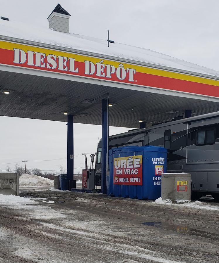 Diesel D&eacute;p&ocirc;t de Saint-Janvier &agrave; Mirabel